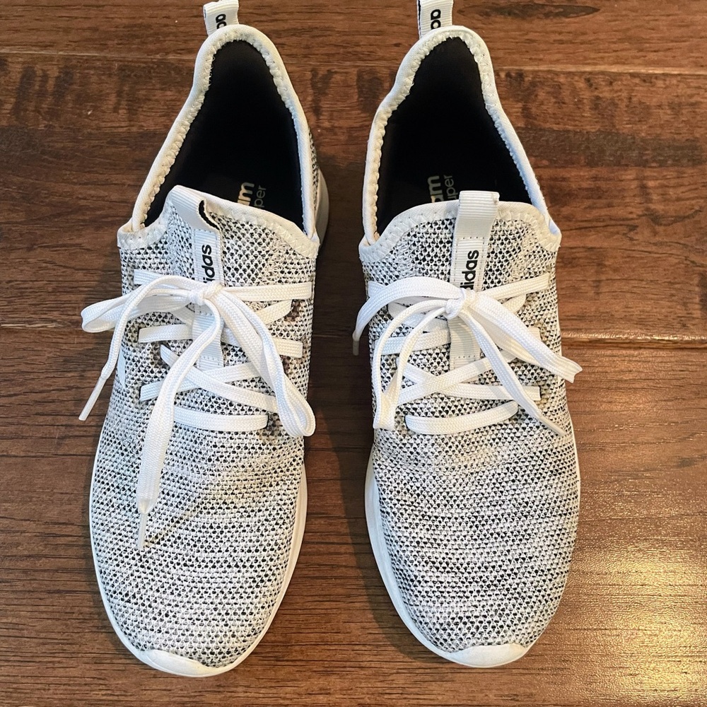Adidas Women’s Knit Running Shoes, Size 8.5, Cloud foam Sneakers - Picture 2 of 6